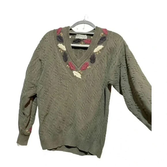 Vintage Izod Club Green VNeck Hand Embroidered Chunky Sweater Unisex Cottagecore - Picture 2 of 7